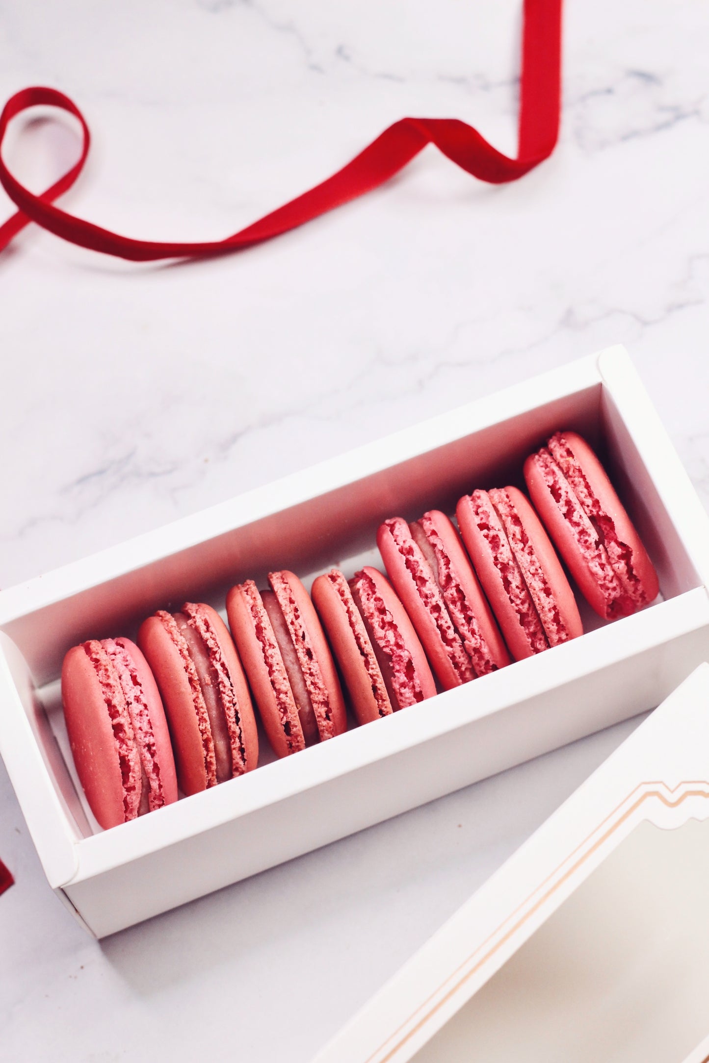 Macaron Gift Box - 7 Raspberry Macarons - Mailbox Macarons